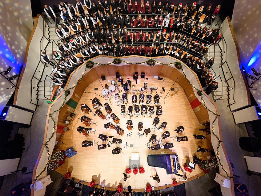 Overhead shot of 密歇根州立大学丹佛 Choir and Symphony performing in King Center Concert Hall